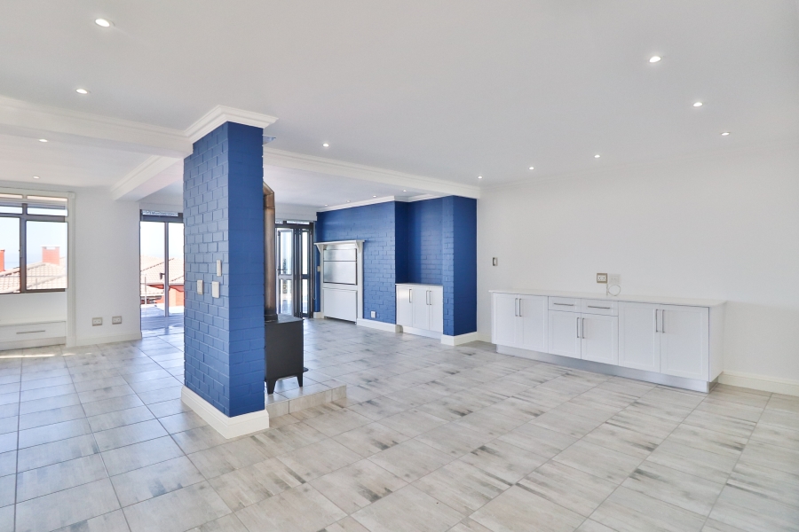 8 Bedroom Property for Sale in Reebok Western Cape